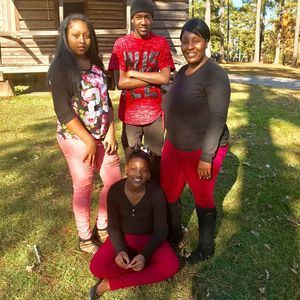 Meet your Posher, Latosha